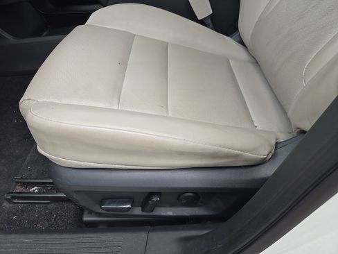 Used 2023 Nissan Rogue SV w/ SV Premium B Package image 9