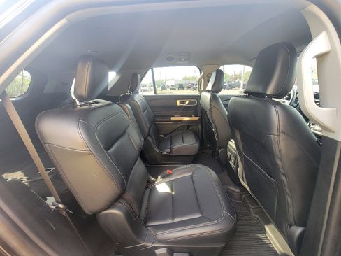 Used 2023 Ford Explorer XLT w/ Equipment Group 202A image 33