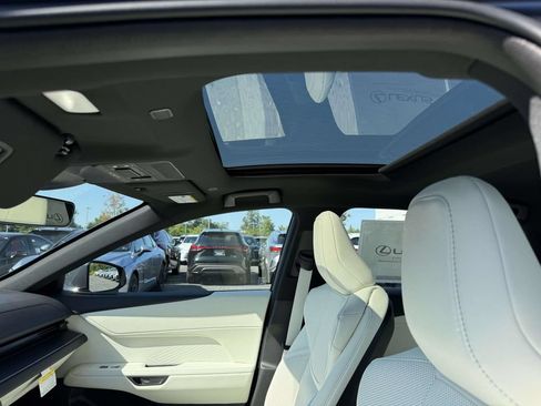 New 2026 Lexus ES 500e AWD/4WD image 16