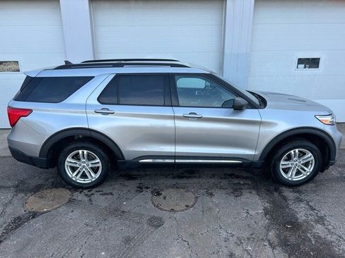 Certified 2023 Ford Explorer XLT w/ Equipment Group 202A image 6