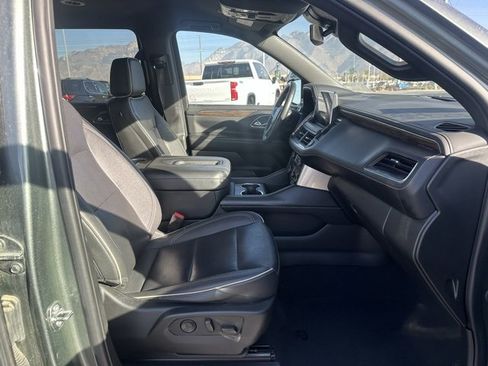Used 2023 Chevrolet Suburban Premier image 22