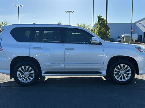 Used 2018 Lexus GX 460 Premium w/ Premium Package AWD/4WD image 4