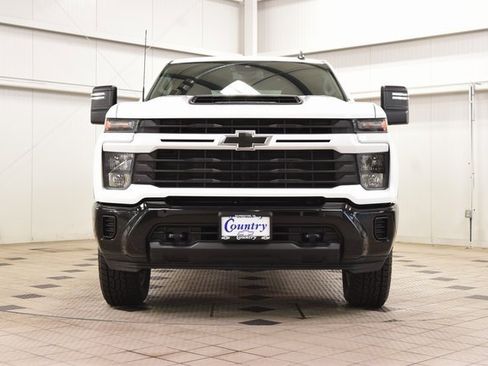 Used 2024 Chevrolet Silverado 2500 Custom w/ Custom Value Package image 2