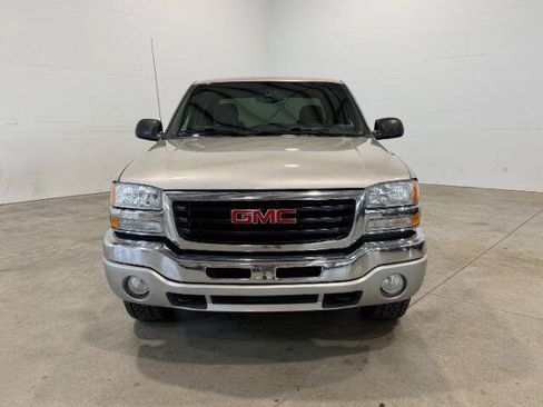 Used 2005 GMC Sierra 1500 SLE w/ Off-Road Package AWD/4WD image 3