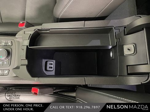 Used 2022 GMC Terrain SLT w/ Infotainment Package II image 33