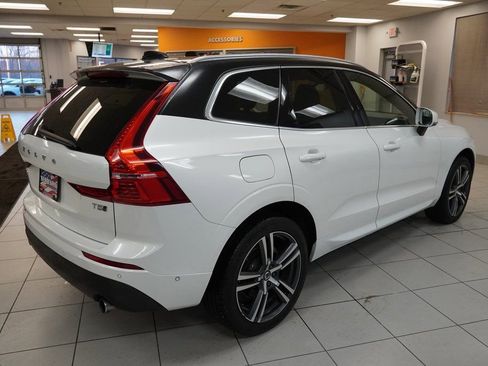 Used 2019 Volvo XC60 T5 Momentum w/ Multimedia Package image 15