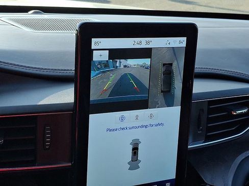 Used 2023 Ford Explorer Platinum w/ Technology Package image 20