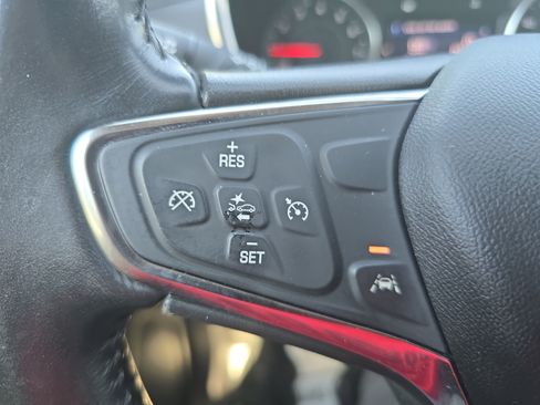 Used 2020 Chevrolet Equinox LT FWD image 17