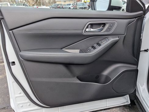 New 2026 Nissan Rogue Platinum w/ Platinum Premium Package image 10