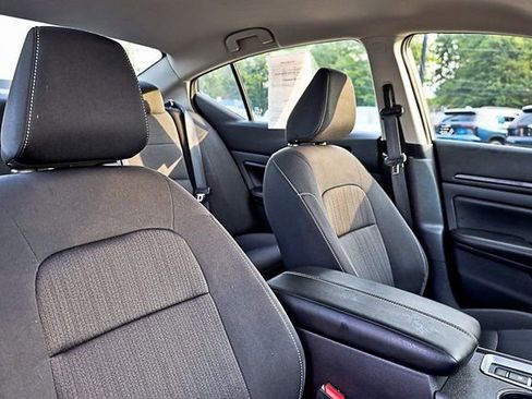 Used 2025 Nissan Altima 2.5 SV image 24