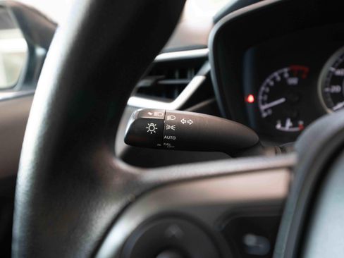 Used 2020 Toyota Corolla LE FWD image 13