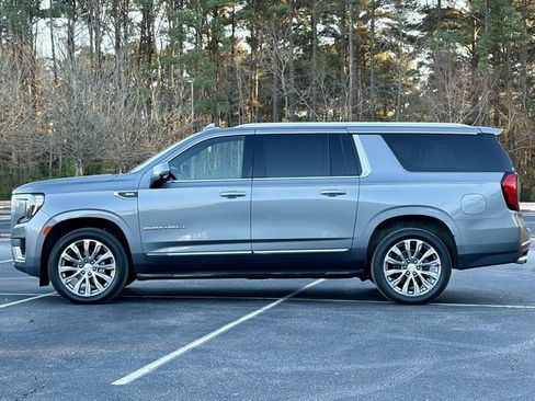 Used 2021 GMC Yukon XL Denali image 3