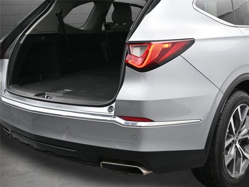 Certified 2023 Acura MDX FWD w/ Technology Package image 12