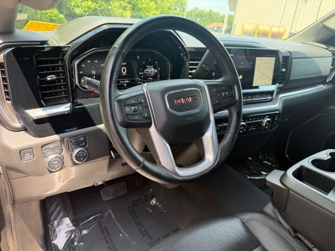 Used 2025 GMC Sierra 1500 SLT AWD/4WD image 32