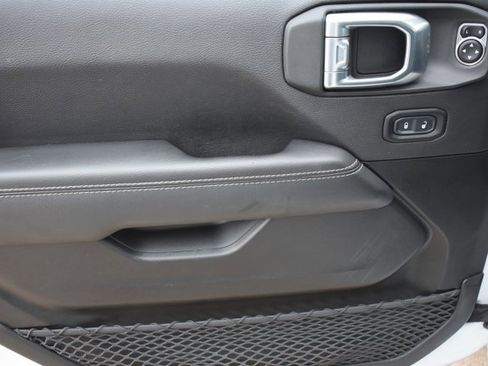 Used 2023 Jeep Gladiator Overland image 13