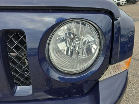 Used 2016 Jeep Patriot Sport w/ Power Value Group FWD image 12