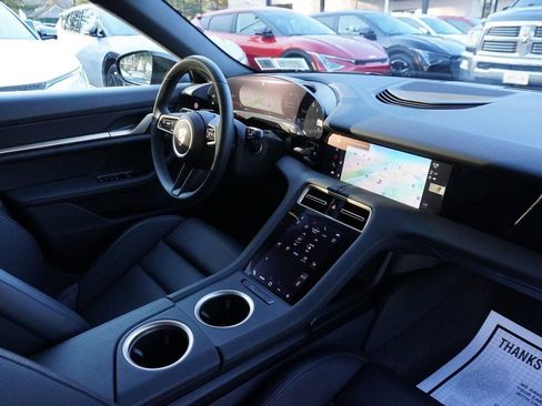 Used 2023 Porsche Taycan 4 Cross Turismo image 33