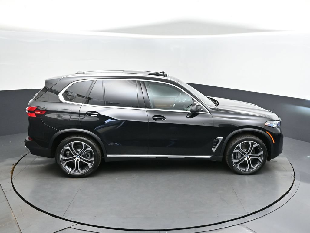 Certified 2026 BMW X5 sDrive40i w/ Parking Assistance Package RWD image 35