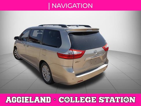 Used 2015 Toyota Sienna Limited Premium FWD image 4