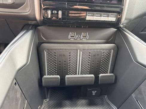 New 2026 RAM 3500 Laramie AWD/4WD image 43
