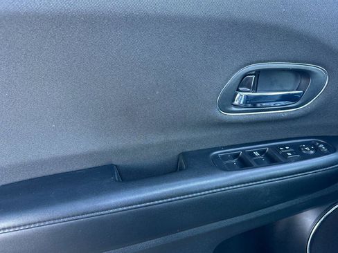 Used 2022 Honda HR-V EX image 11