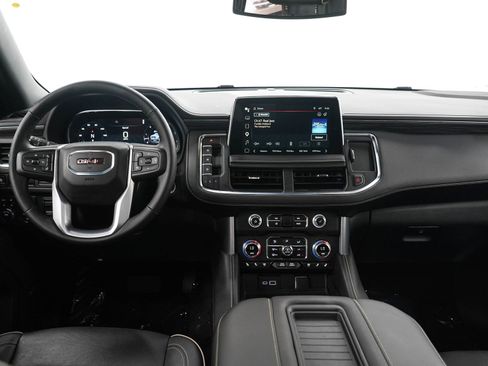 Used 2024 GMC Yukon XL SLT w/ SLT Luxury Package AWD/4WD image 19