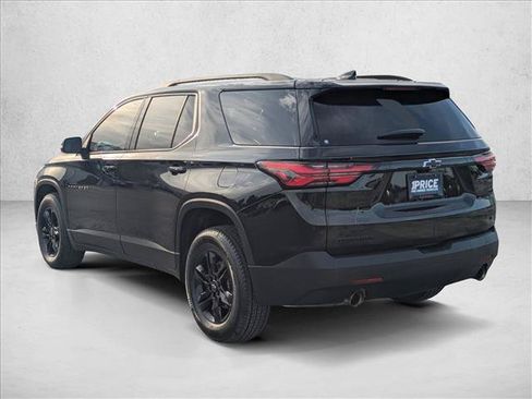 Used 2023 Chevrolet Traverse LT FWD image 8