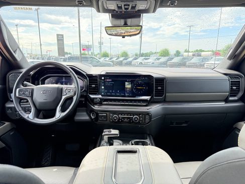 Used 2022 Chevrolet Silverado 1500 ZR2 w/ Technology Package AWD/4WD image 13