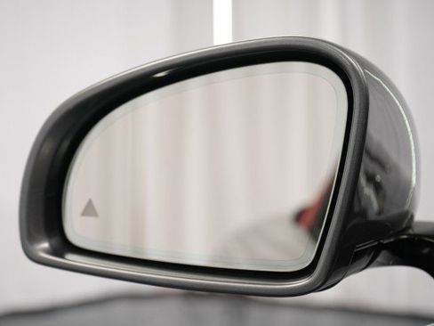 Used 2018 Mercedes-Benz AMG GT Roadster image 32