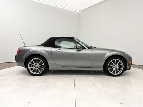 Used 2011 MAZDA MX-5 Miata Grand Touring w/ Premium Pkg image 25