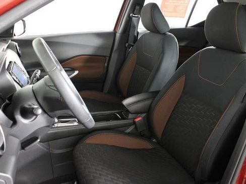 Certified 2023 Nissan Kicks SR w/ Interior Electronics Package FWD image 18