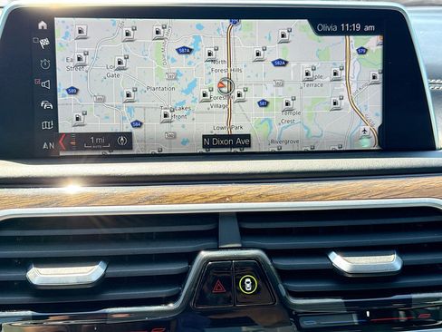 Used 2019 BMW 750i xDrive w/ Executive Package AWD/4WD image 33