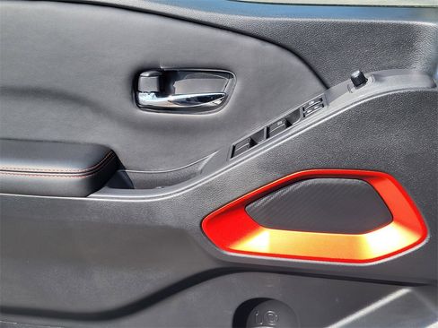 Used 2023 Nissan Frontier PRO-4X w/ Pro-4X Premium Package image 11