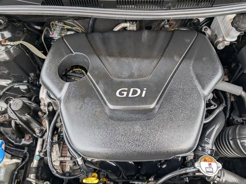 Used 2013 Hyundai Accent SE image 45