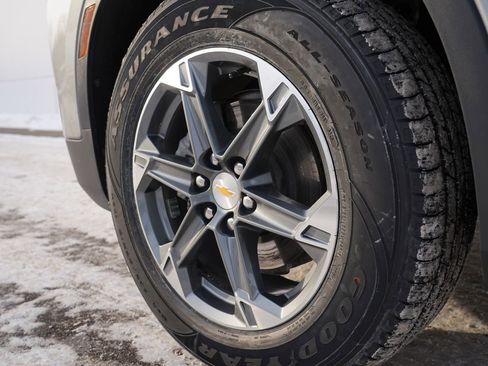 Used 2025 Chevrolet Blazer LT image 32