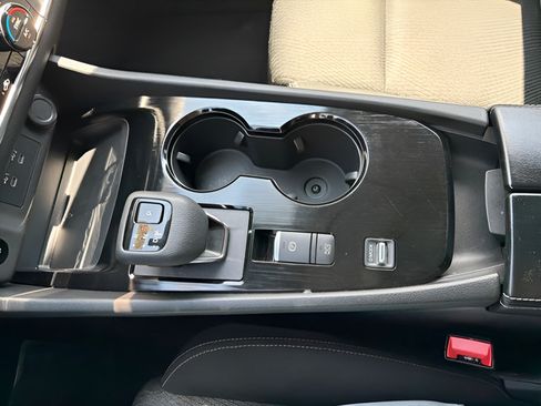 Used 2025 Nissan Rogue SV FWD image 20