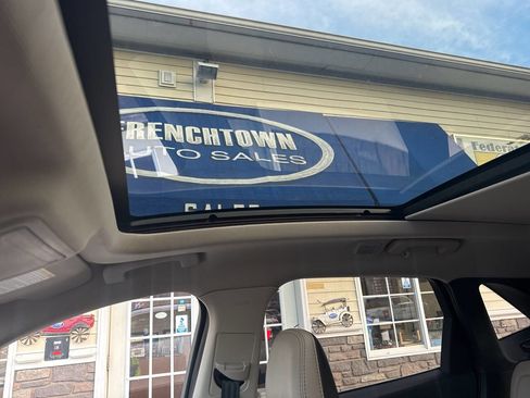 Used 2020 Ford Escape Titanium image 35