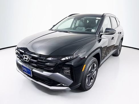 Certified 2025 Hyundai Tucson SEL AWD/4WD image 4