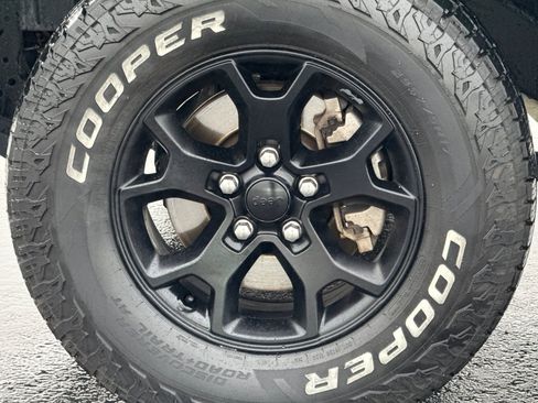 Used 2021 Jeep Wrangler Unlimited Sport image 27