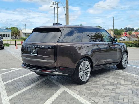 New 2026 Land Rover Range Rover Long Wheelbase SE AWD/4WD image 5