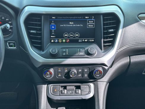 Used 2023 GMC Acadia SLE w/ Elevation Edition image 29