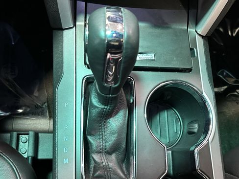 Used 2015 Ford Explorer XLT w/ Equipment Group 202B image 27