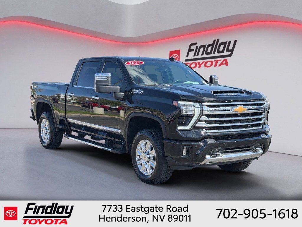 Used 2024 Chevrolet Silverado 3500 High Country w/ Technology Package AWD/4WD image 4