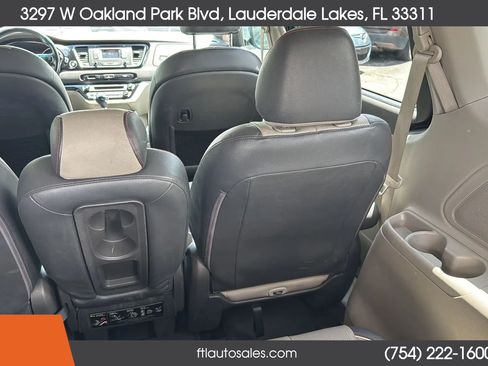 Used 2015 Kia Sedona EX FWD image 39