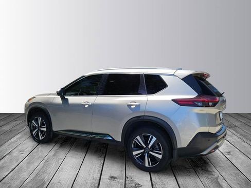 Used 2023 Nissan Rogue SL FWD image 3