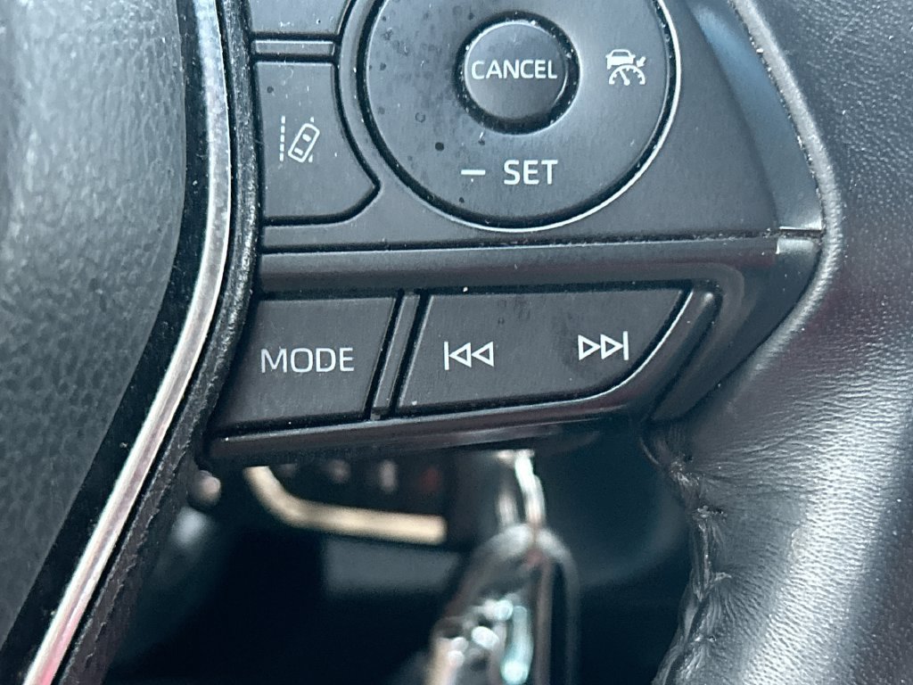 Used 2019 Toyota Camry SE FWD image 17