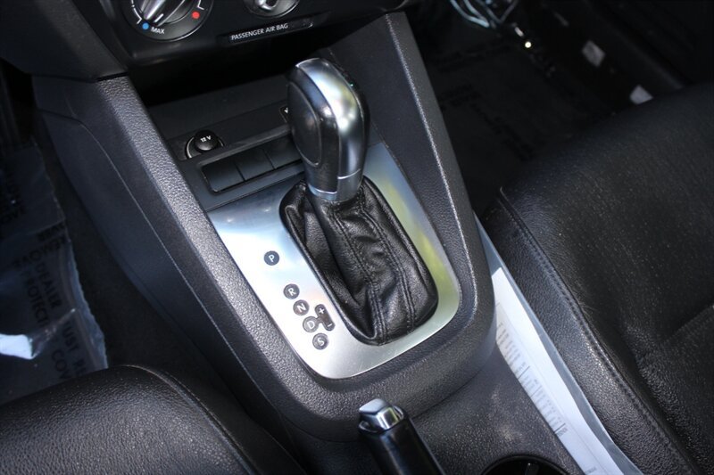 Used 2012 Volkswagen Jetta SE FWD image 12