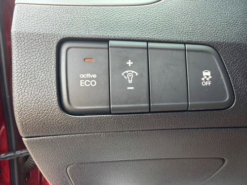 Used 2015 Hyundai Elantra SE w/ Option Group 03 FWD image 15