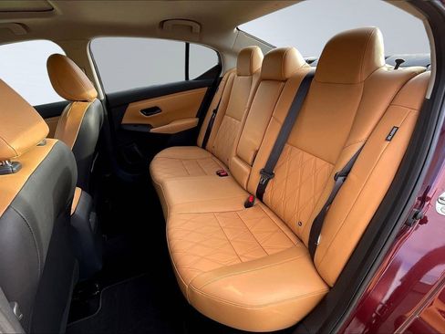 Used 2024 Nissan Sentra SV w/ SV Premium Package image 34