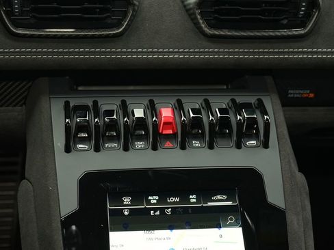 Used 2024 Lamborghini Huracan Sterrato image 22